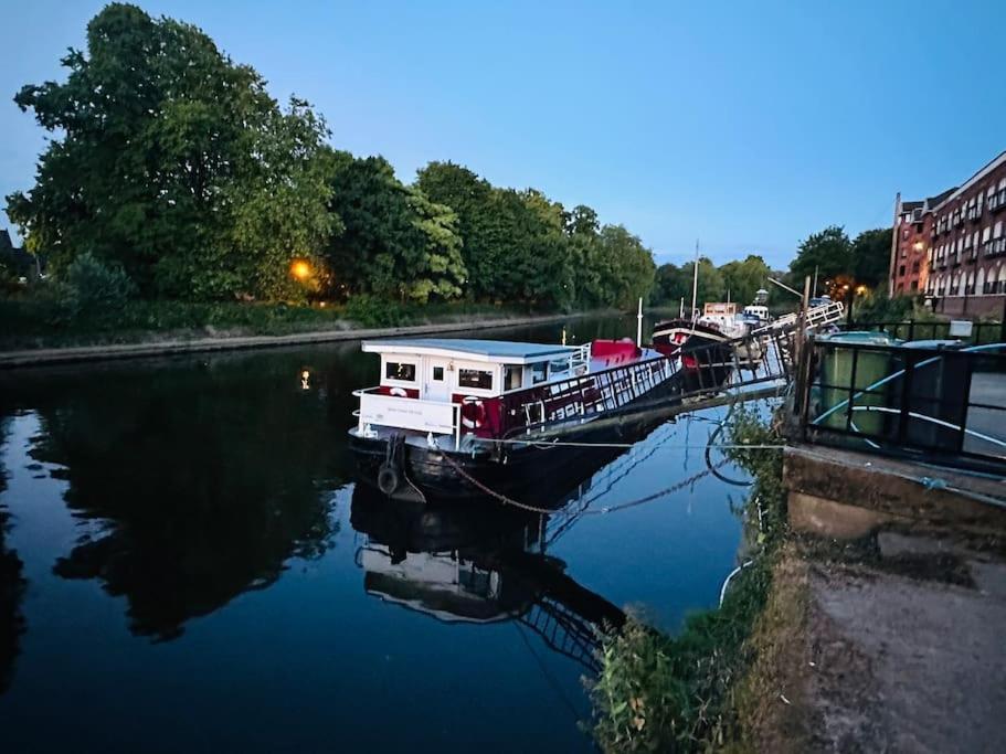 Unique Houseboat Experience I Central City Break York Kültér fotó