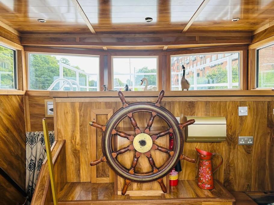 Unique Houseboat Experience I Central City Break York Kültér fotó