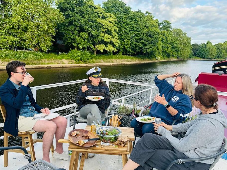 Unique Houseboat Experience I Central City Break York Kültér fotó